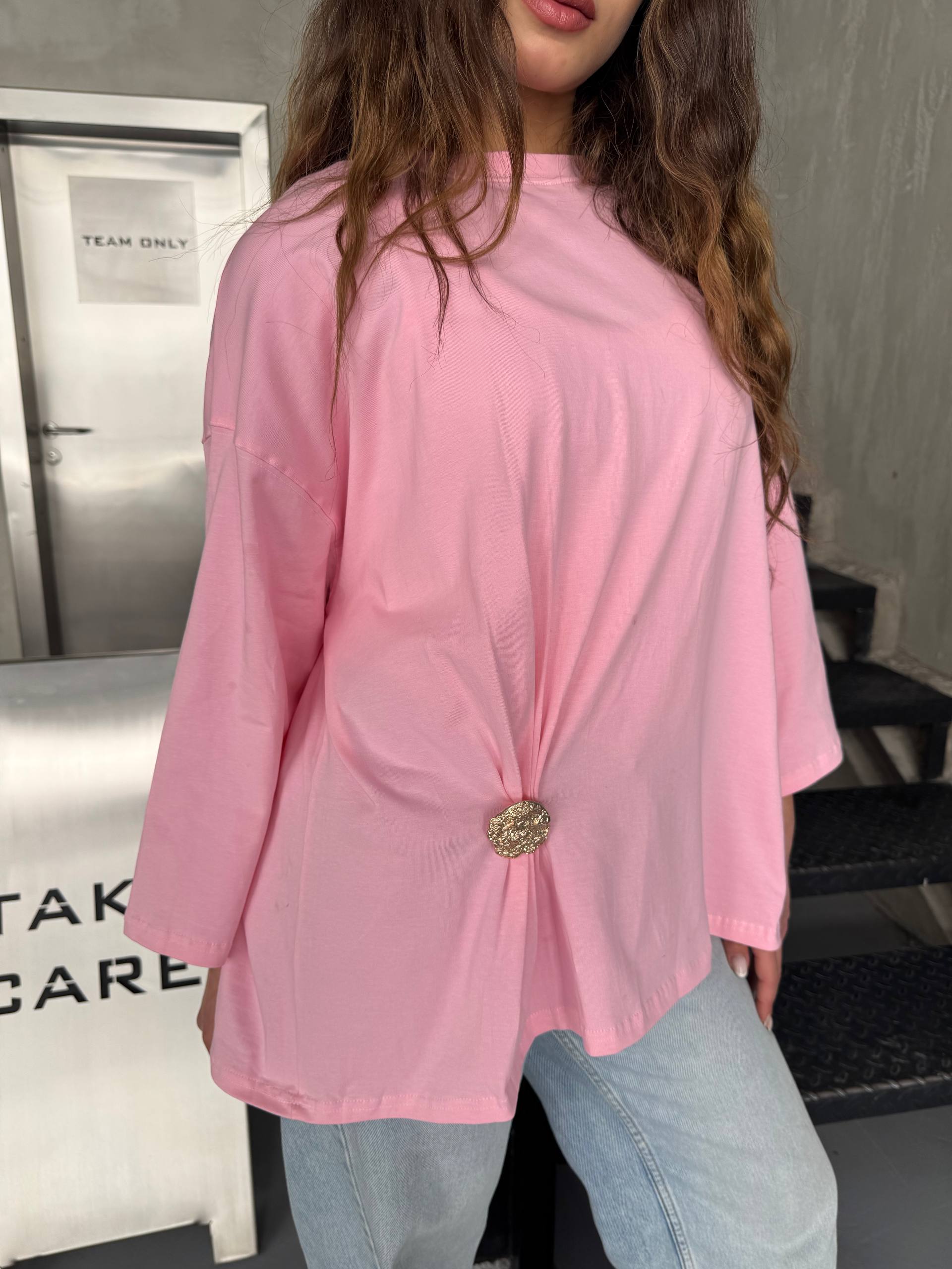 T-Shirt with Accessories