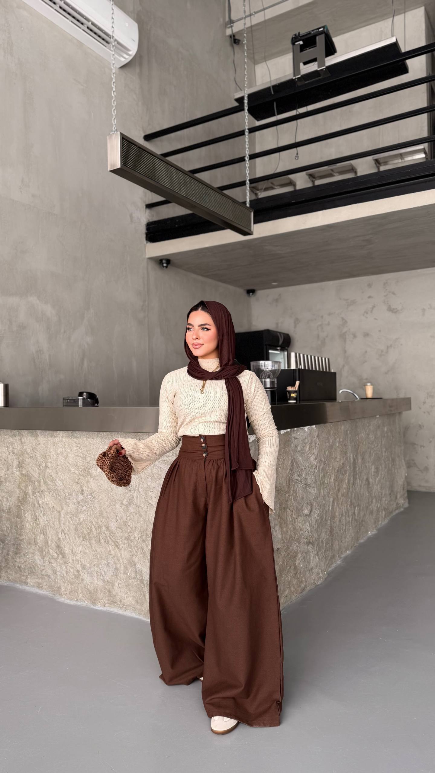 Button-Detail Pants