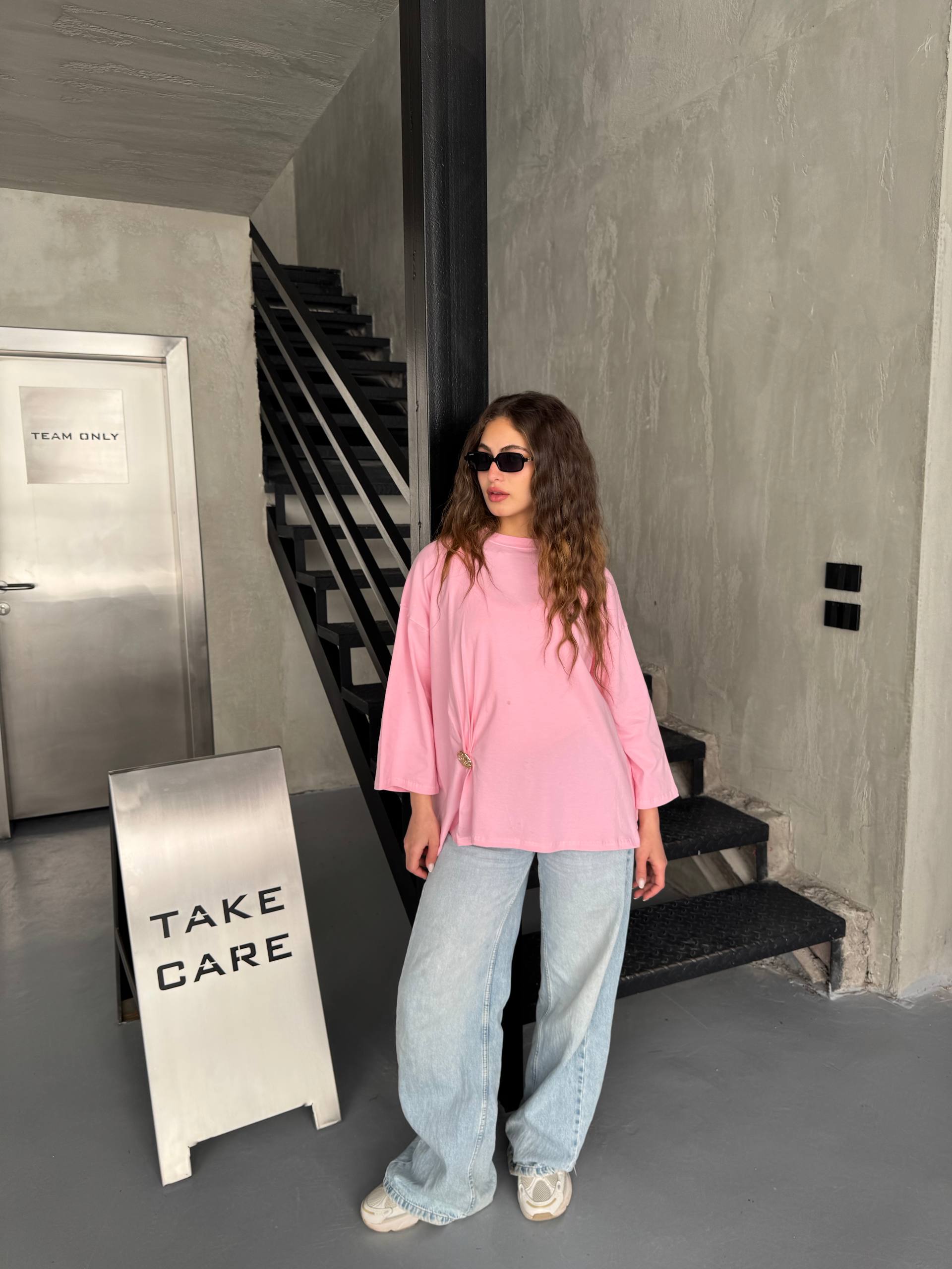 T-Shirt with Accessories