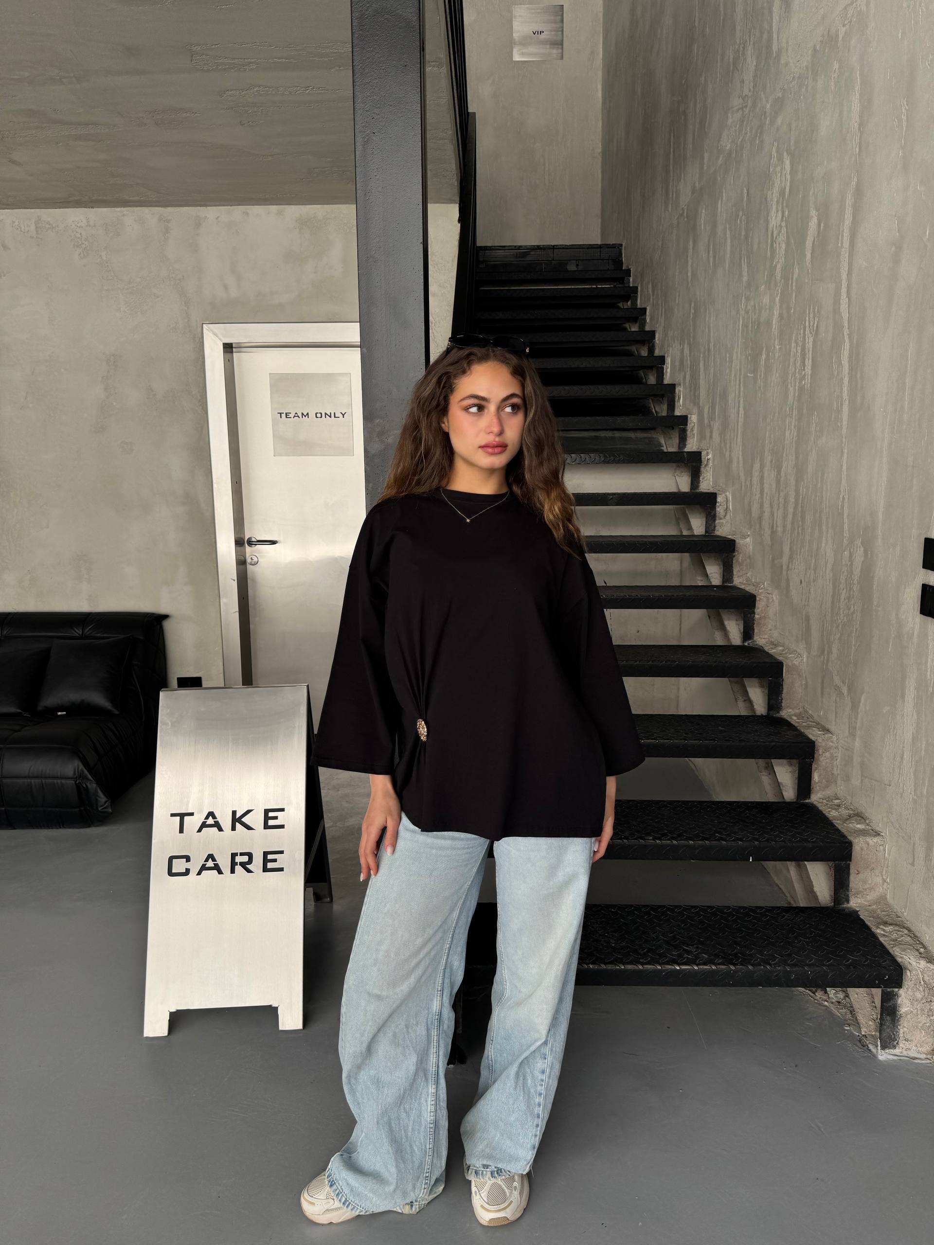 T-Shirt with Accessories